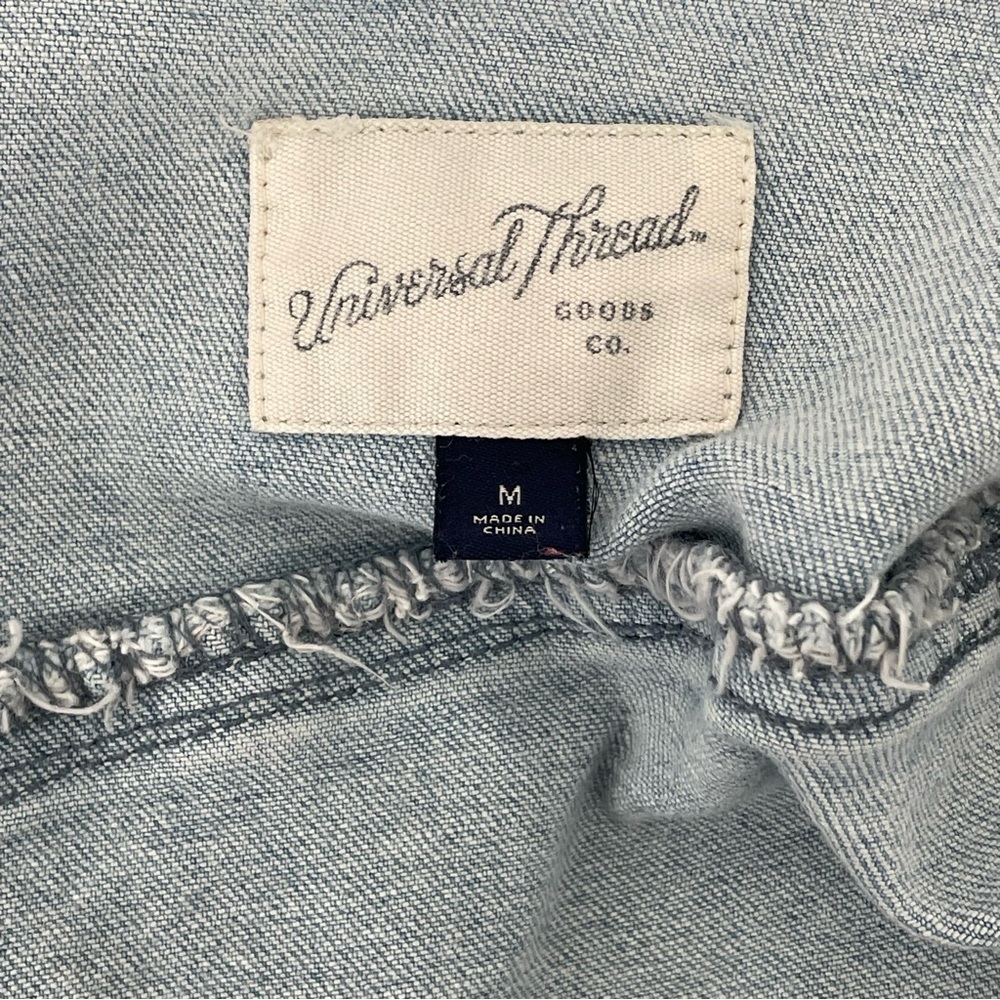 Universal Thread Light Wash Denim Jacket Women Si… - image 7